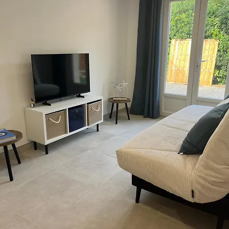 Riva, Et Commerces A Pied * Fréjus