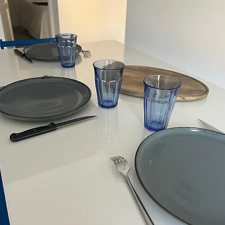 Riva, Terrasse Plein Sud, A Pied, 4 A 6 Personnes * Fréjus