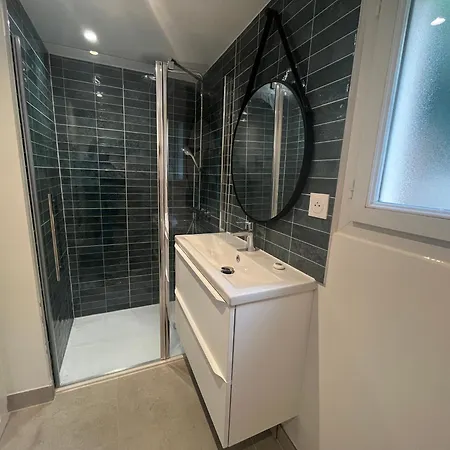 Riva, Et Commerces A Pied Fréjus