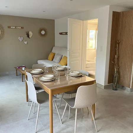 Riva, Et Commerces A Pied アパート