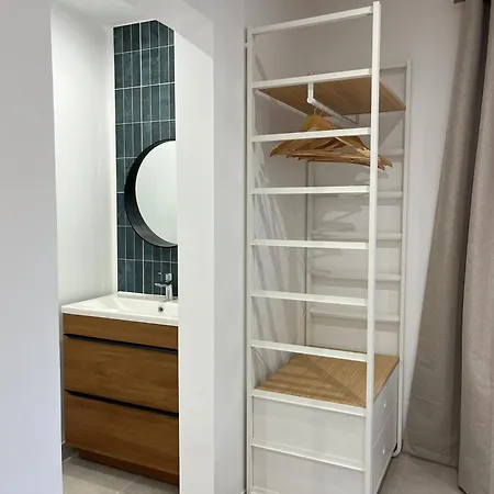 Riva, Et Commerces A Pied Fréjus