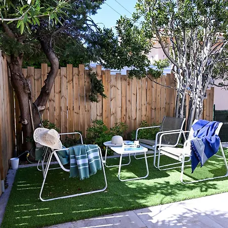 Riva, Terrasse Plein Sud, A Pied, 4 A 6 Personnes Fréjus