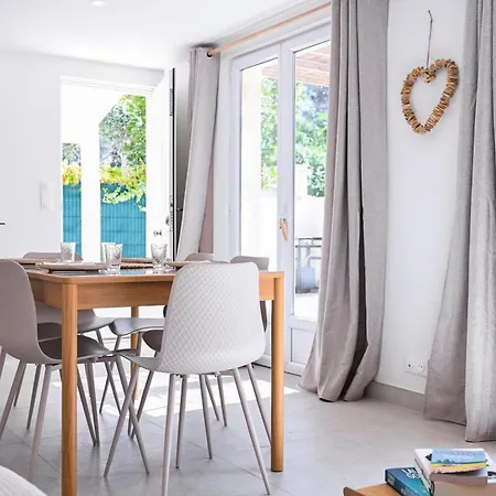 Apartment Riva, Terrasse Plein Sud, A Pied, 4 A 6 Personnes Fréjus