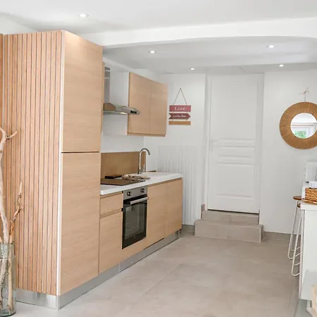 Riva, Terrasse Plein Sud, A Pied, 4 A 6 Personnes Fréjus
