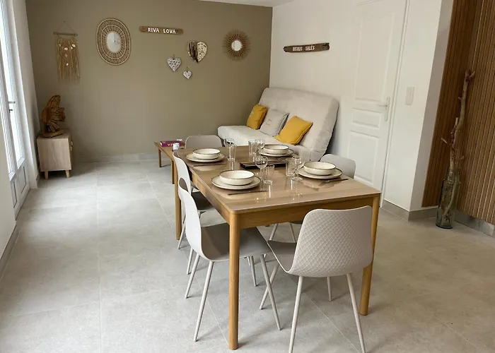 Riva, Terrasse Plein Sud, A Pied, 4 A 6 Personnes * Fréjus