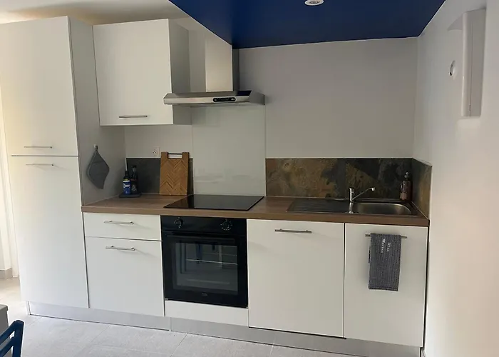 Riva, Et Commerces A Pied Fréjus