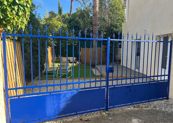 Riva, Terrasse Plein Sud, A Pied, 4 A 6 Personnes * Fréjus